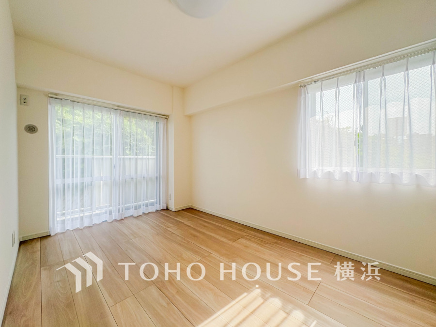 2面採光の居室は、十分な明るさを取り入れ心地よい風を提供します。
