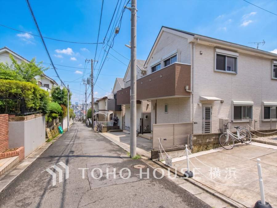 周辺は閑静な住宅街につき落ち着いた住環境です。
