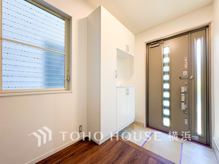 居住者の帰り、訪れる方を優しく迎え、やすらぎに満ちた生活空間を予感させる。健やかな暮らしを楽しめそう。