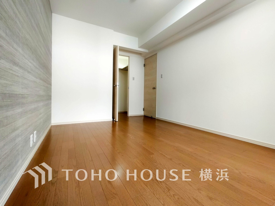 過ぎ行く時間をゆったりと感じることができる落ちついたプライベートルーム。リビングで楽しく過ごした後はゆっくり寛ぎの時間を満喫できます。静かな環境でリラックスタイムを愉しんで。