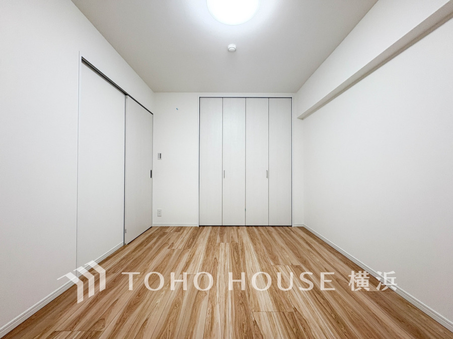 1日の疲れを癒し、心地よく寛げるようゆったりとした広さを確保しています。プライベートタイムをより優雅に穏やかに…。落ち着いた雰囲気を紡ぎます。