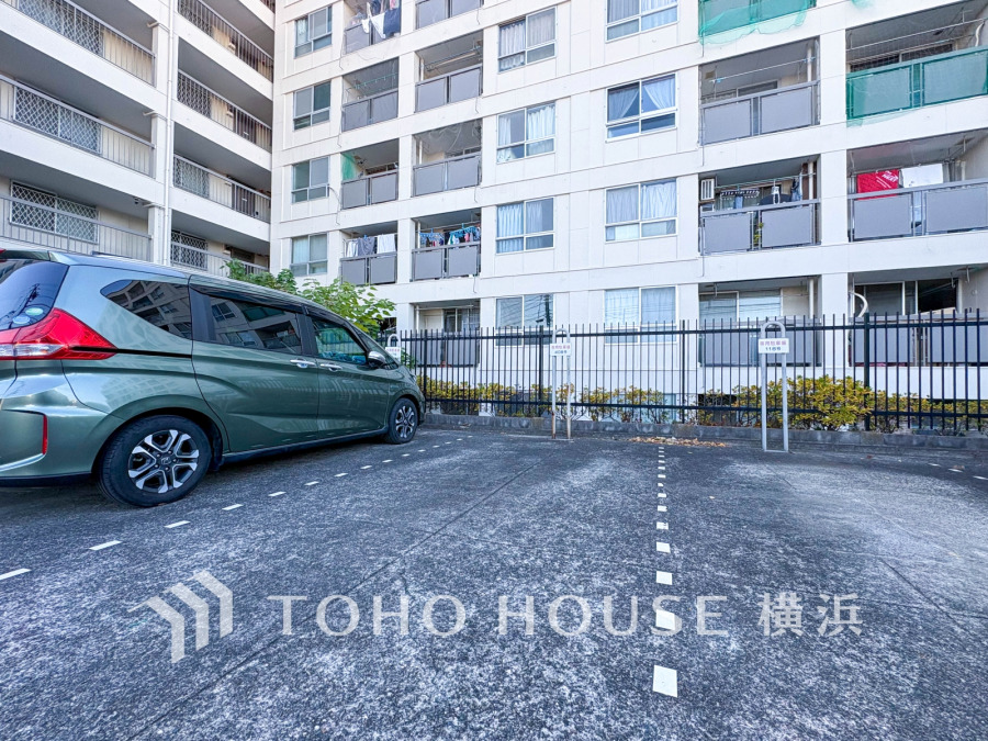 平置きの専用使用権付きの駐車場。