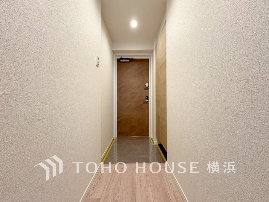 清潔感溢れる玄関がお出迎えする本邸宅の物語は、ここから始まる日常を期待させます。この場所には「希望」と「優越」で包み込んでくれる「特別」な空間があります。