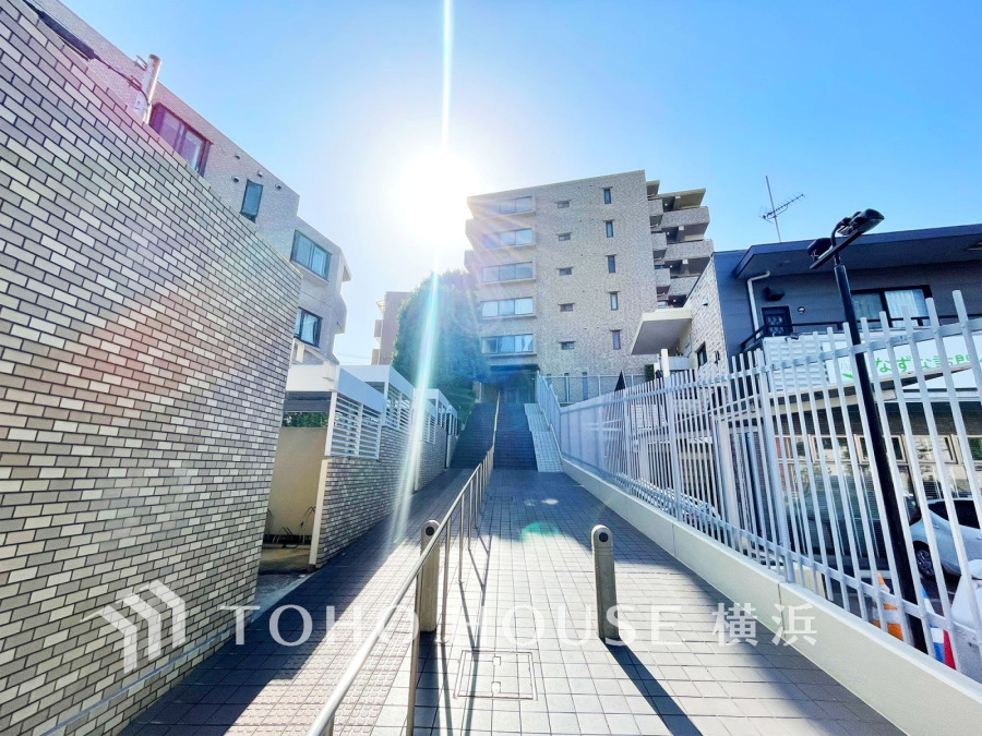 時間のゆとりと空間、爽やかな陽光がもたらす光と風を贅沢なまでに感じる暮らしが始まります。