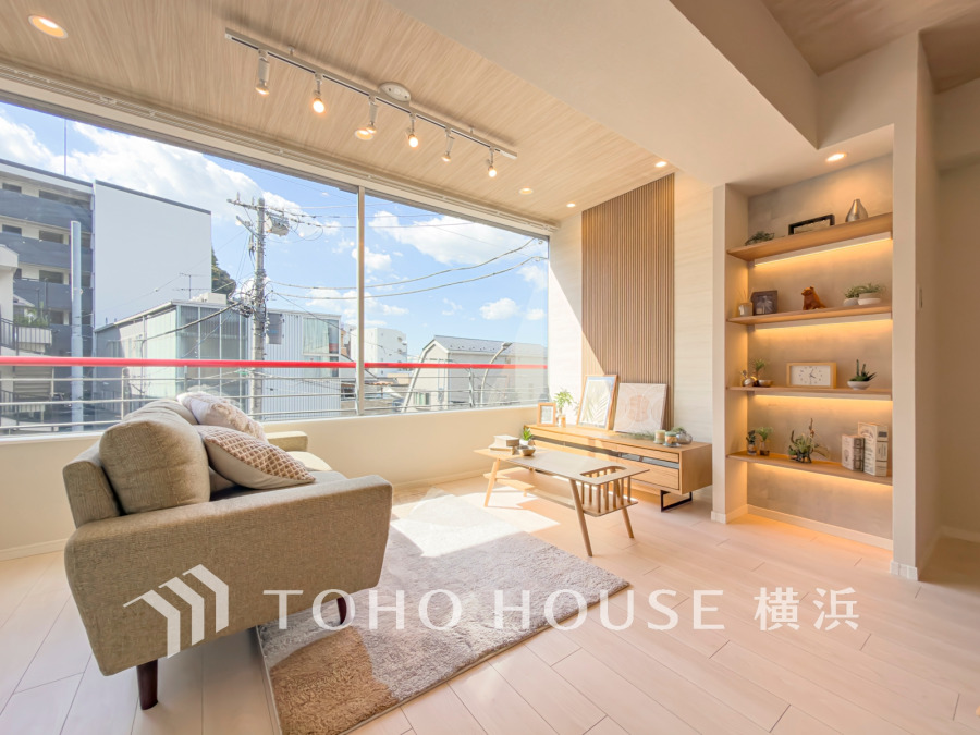 家族と過ごすひと時を溢れる光が優しく包み込むリビングダイニング。家族とともに、心穏やかに過ごすひととき。家族との時間、自分の時間を大切にできる空間がここにあります。