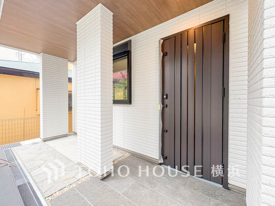 居住者の帰り、訪れる方を優しく迎え、やすらぎに満ちた生活空間を予感させる。健やかな暮らしを楽しめそう。