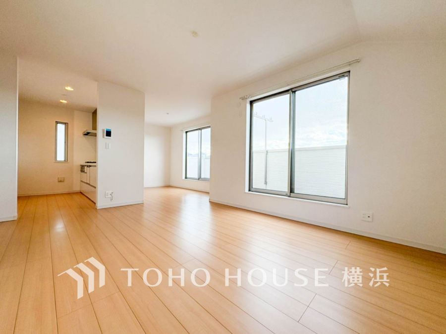 たくさんの想いが美しいカタチに彩られた時、そこにはひと時のくつろぎが生まれ、ゆっくりと愛着が育まれていきます。