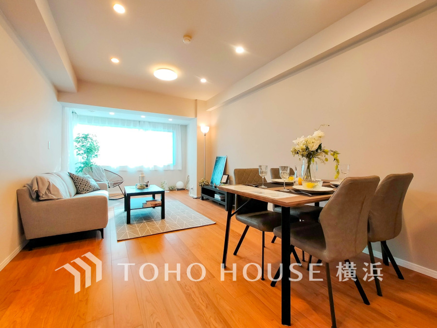 太陽の恵みを受けた明るい空間。吹きぬける風を感じながら爽やかで風通しの良い暮らしが叶います。
