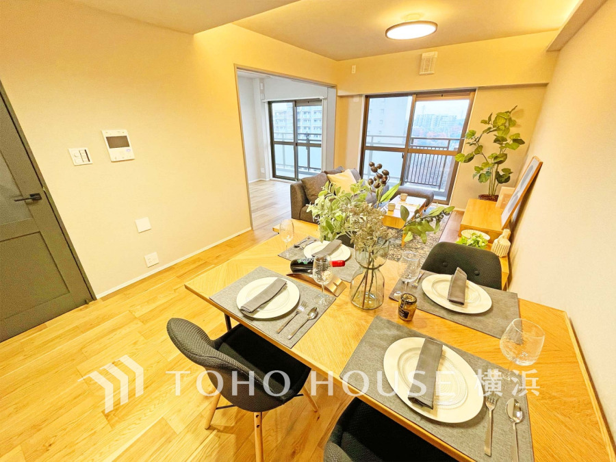 太陽の恵みを受けた明るい空間。吹きぬける風を感じながら爽やかで風通しの良い暮らしが叶います。
