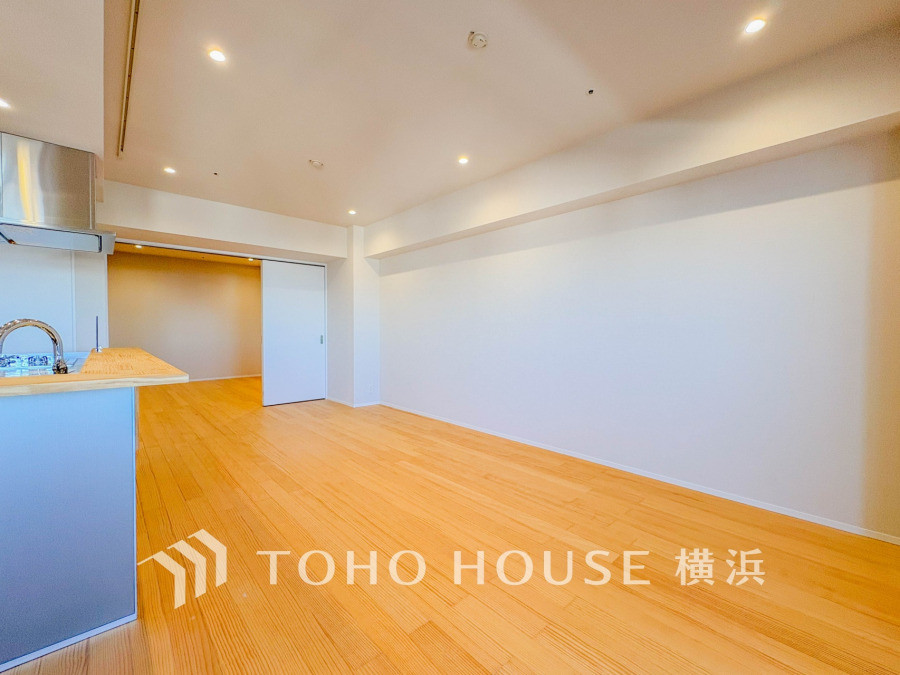 広々20.7帖の大空間。吹きぬける風を感じながら爽やかで風通しの良い暮らしが叶います。
