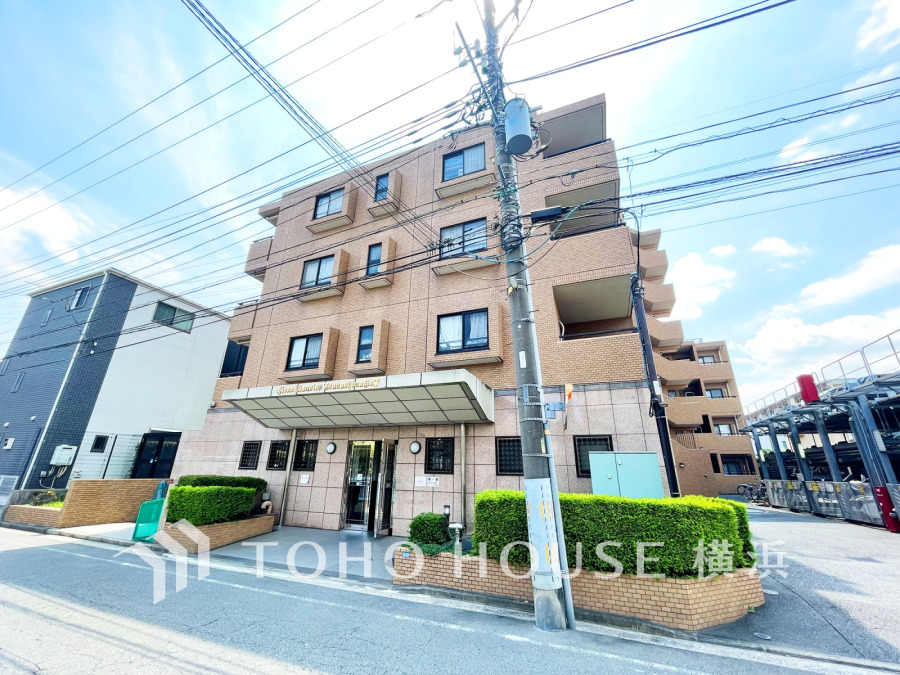 大型スーパーも身近でお買い物も便利なロケーション。