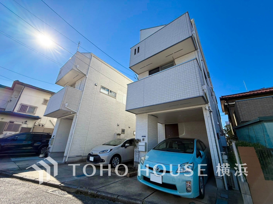 爽やかな青空の下に贅沢なほどに降り注ぐ陽光、豊かな居住性と、クオリティが見事に調和した住空間は、住まうことの喜びを感じさせてくれます