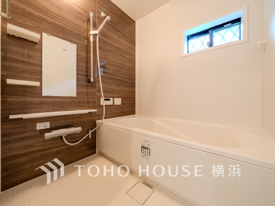 1日の疲れを取り心身を癒すことができる住まいの中のリラクゼーション空間、バスルーム。心からゆったりと寛いでいただけるよう、ゆとりのスペースを確保しています。