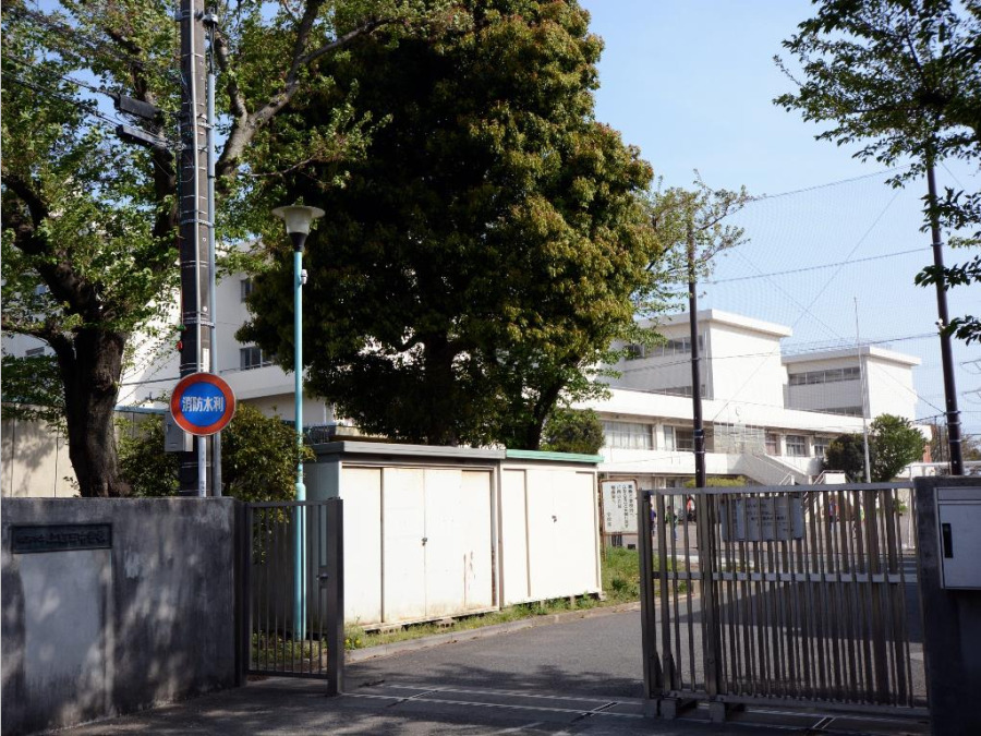 横浜市立上飯田中学校　約1,500ｍ