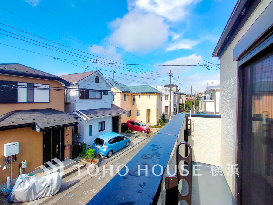 のびやかな眺望の広がる住環境。低層住宅が広がる街並みは、心地よい開放感が漂っています。
