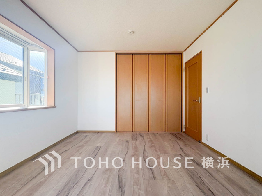 家族一人ひとりの大切なプライベート空間。趣味・感性で個性的に飾って頂けるようシンプルに仕上げてあります。自分時間を充実させながら心豊かなひとときを過ごすための大切な空間。