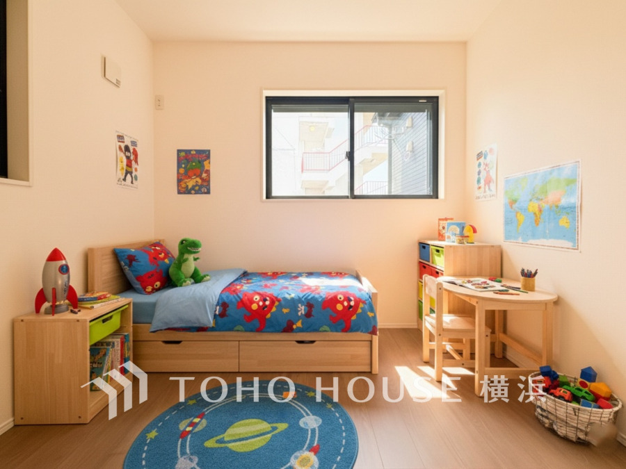 2面採光の居室は、十分な明るさを取り入れ心地よい風を提供します。（家具・装飾品はAI加工です）