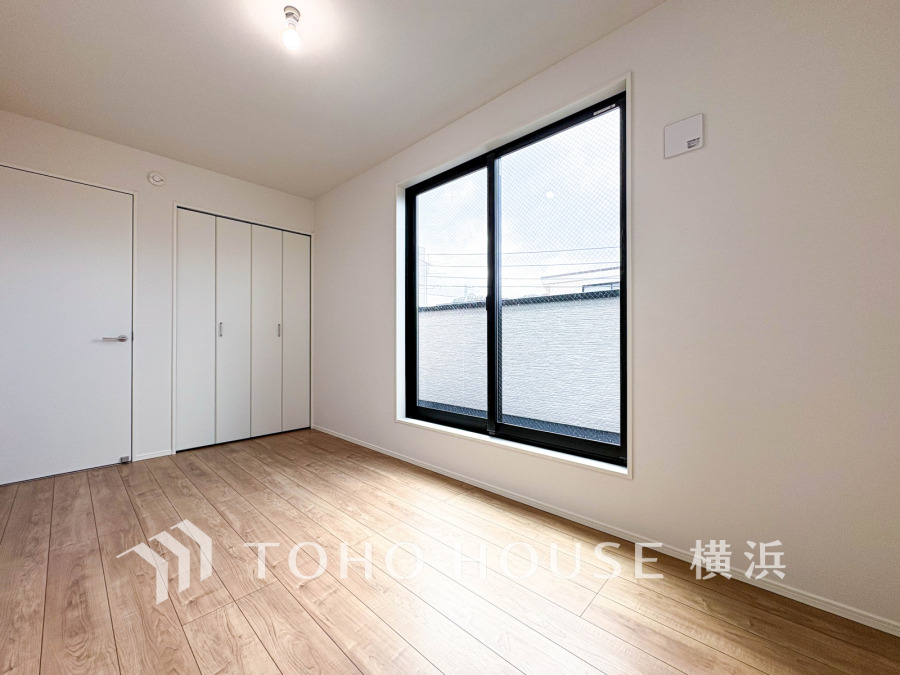 家族一人ひとりの大切なプライベート空間。趣味・感性で個性的に飾って頂けるようシンプルに仕上げてあります。自分時間を充実させながら心豊かなひとときを過ごすための大切な空間。