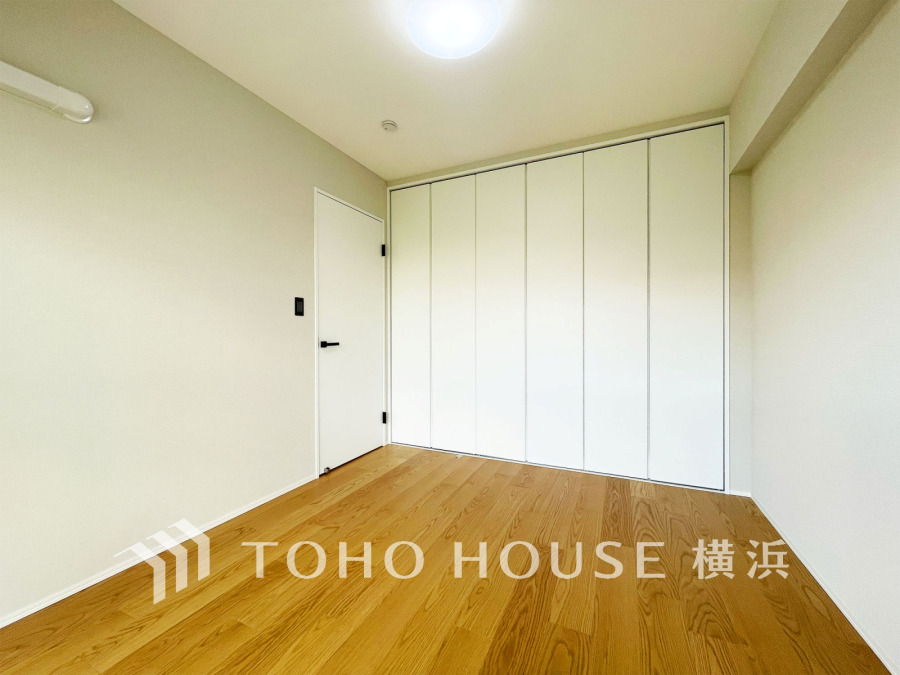 1日の疲れを癒し、心地よく寛げるようゆったりとした広さを確保しています。プライベートタイムをより優雅に穏やかに…。落ち着いた雰囲気を紡ぎます。