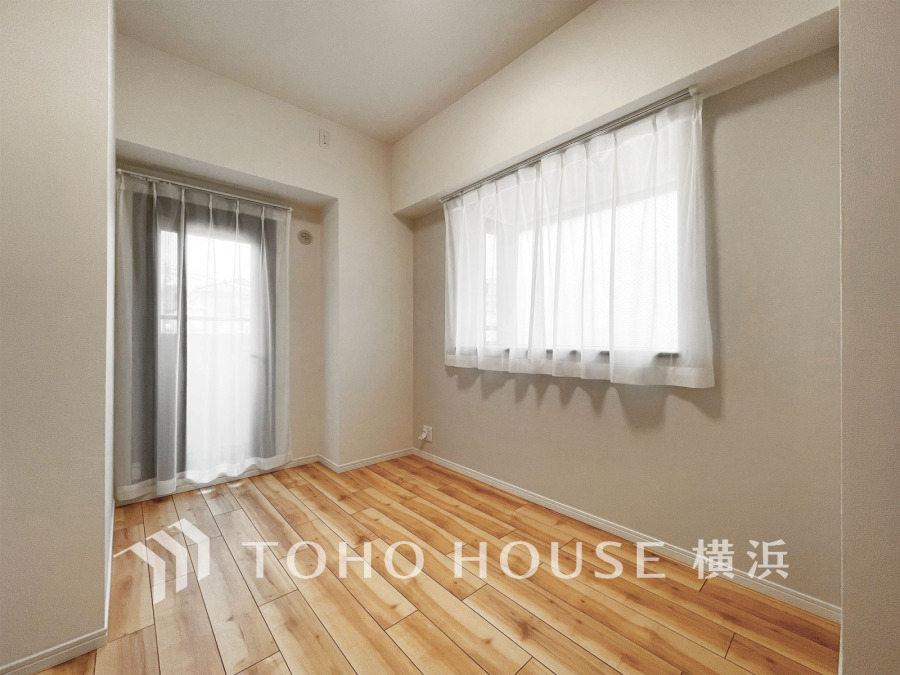 2面採光の居室は、十分な明るさを取り入れ心地よい風を提供します。