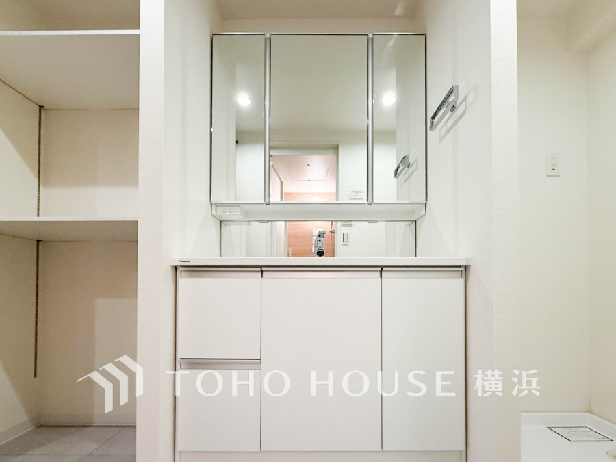 多彩な機能が備えられたパウダールーム。心地よいリフレッシュ空間です。