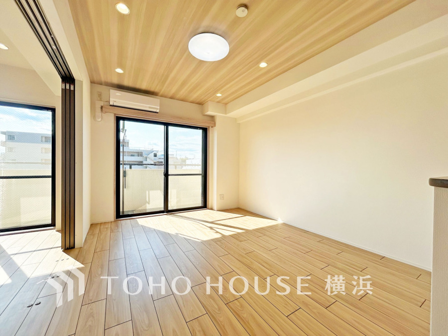 上質な時間を育む暮らしのメインステージ。寛ぎとコミュニケーションを育む居心地のよい場所。ここで楽しむ家族の時間が絆をより深めてくれそうです。