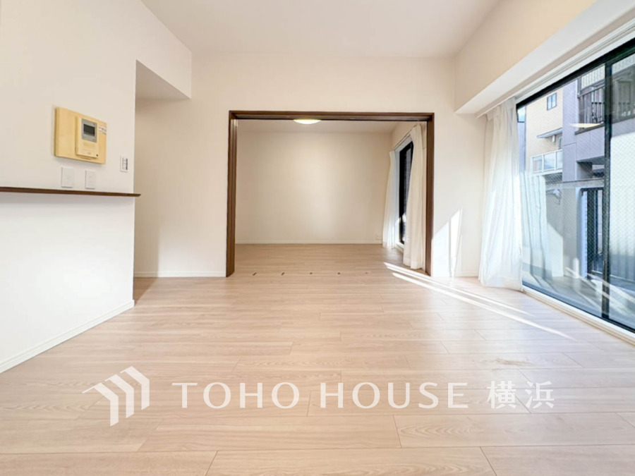 たくさんの想いが美しいカタチに彩られた時、そこにはひと時のくつろぎが生まれ、ゆっくりと愛着が育まれていきます。