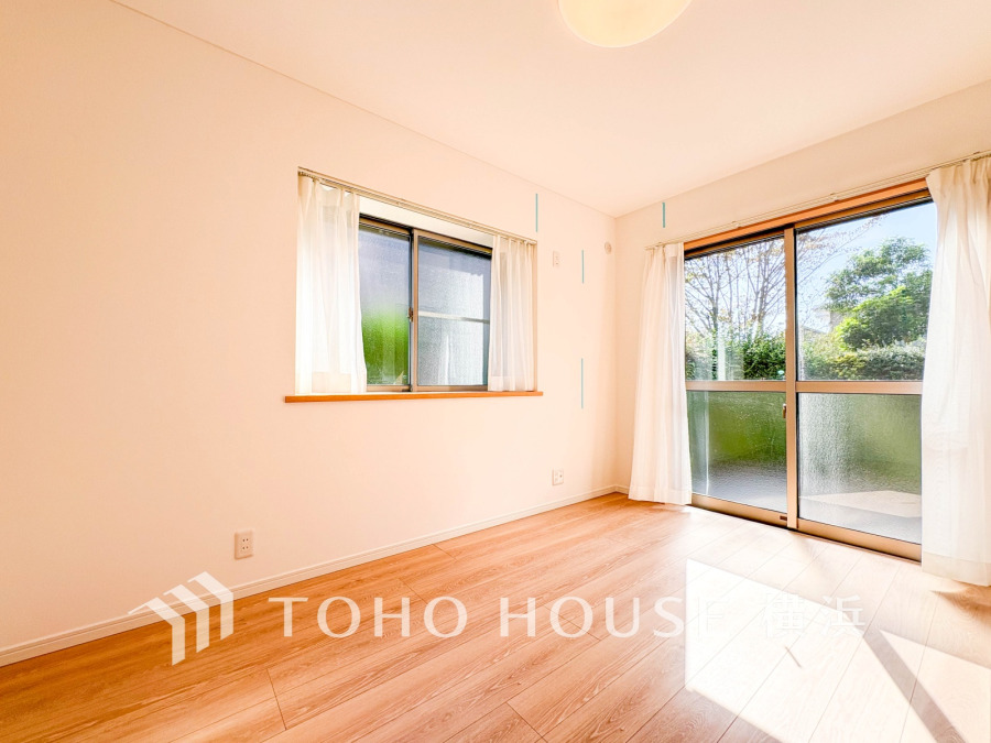 2面採光の明るく爽やかな空間。プライベートな自分時間を快適に過ごせるお部屋です。