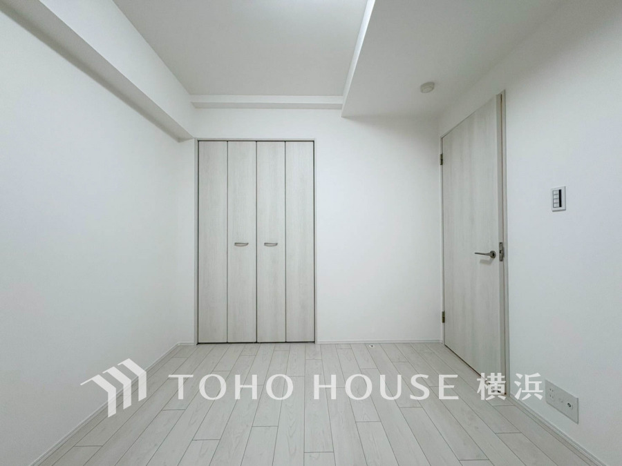 1日の疲れを癒し、心地よく寛げるようゆったりとした広さを確保しています。プライベートタイムをより優雅に穏やかに…。落ち着いた雰囲気を紡ぎます