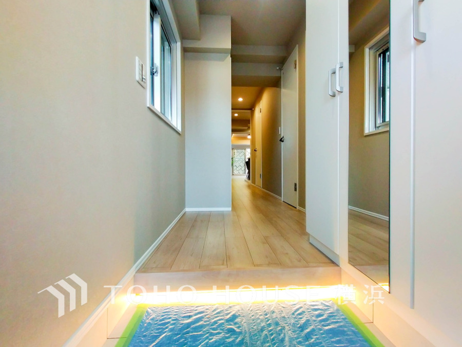 清潔感溢れる玄関がお出迎えする本邸宅の物語は、ここから始まる日常を期待させます。この場所には「希望」と「優越」で包み込んでくれる「特別」な空間があります。