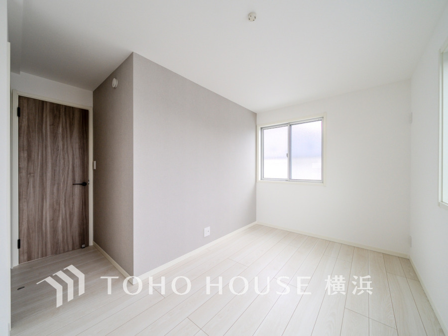 1日の疲れを癒し、心地よく寛げるようゆったりとした広さを確保しています。プライベートタイムをより優雅に穏やかに…。落ち着いた雰囲気を紡ぎます。