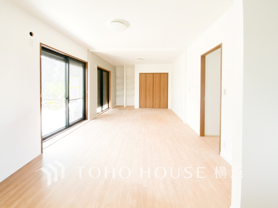 太陽の恵みを受けた明るい空間。吹きぬける風を感じながら爽やかで風通しの良い暮らしが叶います。
