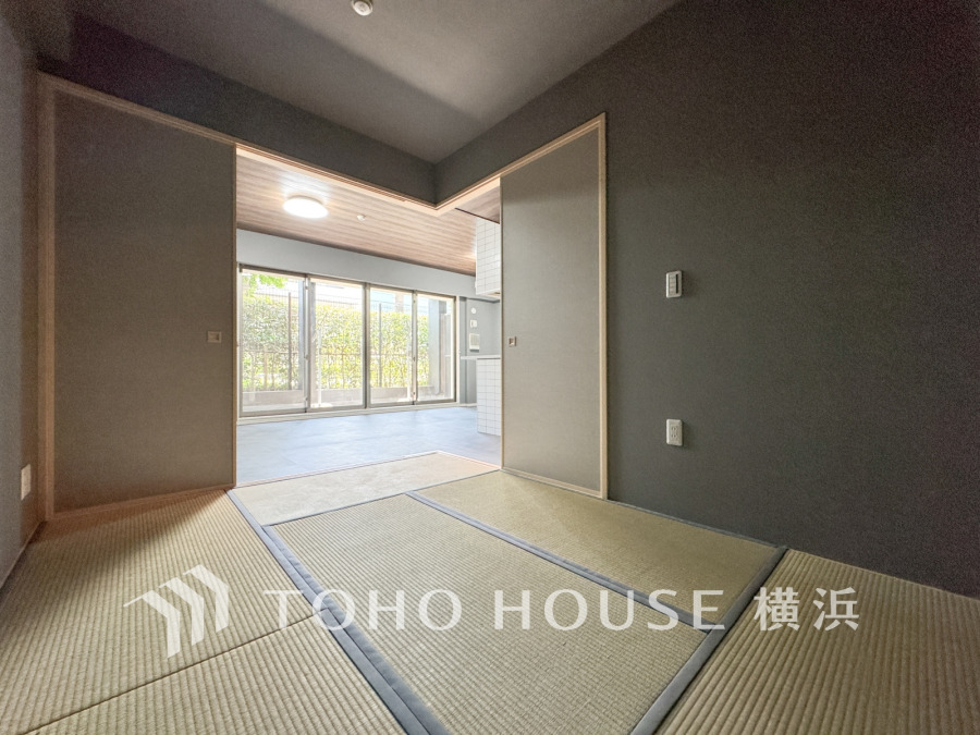 洋室とはまた違った良さがある和室。畳の香りに癒され、和の空間を感じることのできる落ち着きある一部屋です。
