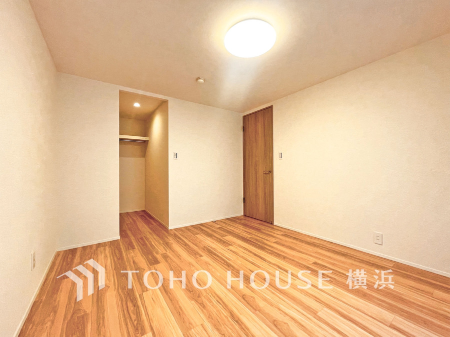 ゆとりと収納を確保した洋室。自分時間を充実させながら心豊かなひとときを過ごすための大切な空間です。
