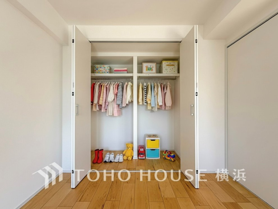 住まいの快適性を左右する収納は欲しい場所に使い勝手のよい収納を確保しています。（家具・装飾品等はAI加工です）
