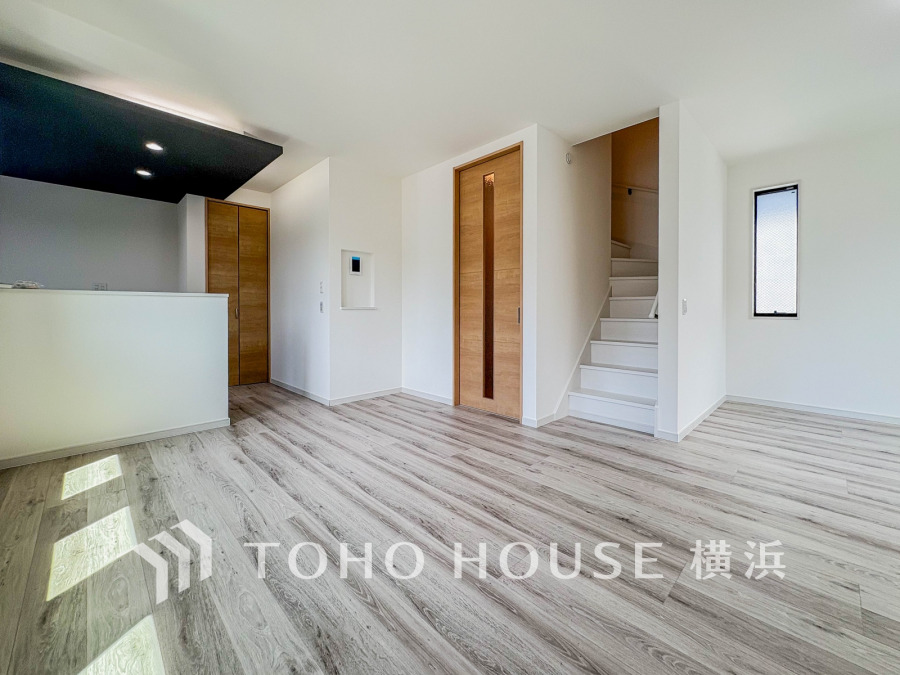 一日の中で多くの時間を過ごすことになる住まいだからこそ、いつも穏やかな空間であるように心掛けています。構成する建材などへの配慮が、住まう方の健康を守ります。