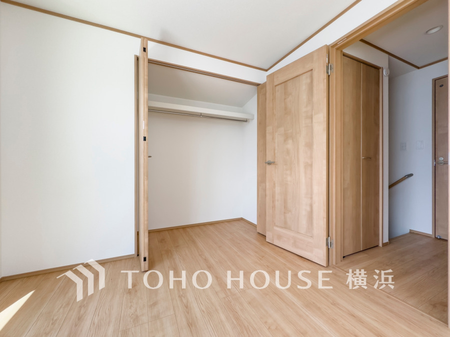 お客様の求める本当の“住み心地”とは何なのか。そのための一手間一工夫を惜しみません。街並みや周辺の環境に呼応しながら、美しく、そして毎日の暮らしを考慮した機能性の高い住まい。