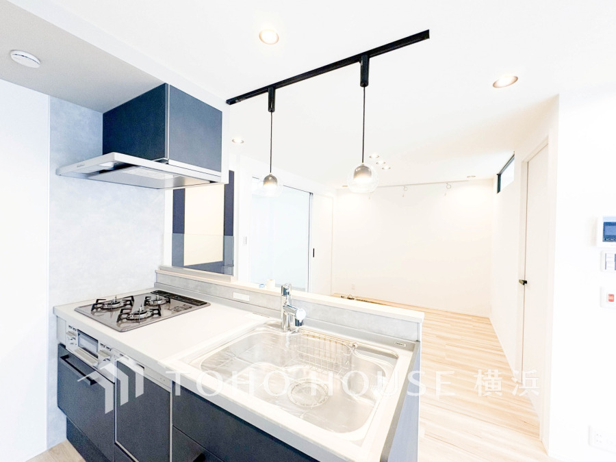 長い時間滞在するキッチンだからこそ、食事の準備を楽しい時間に、忙しい時でもスムーズに無駄なく作業できる、お手入れも簡単にできるなど、毎日を楽しくするキッチンスペースに仕上げました。