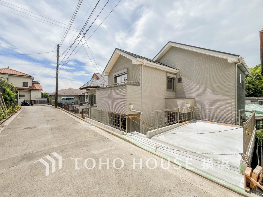 爽やかな青空の下に贅沢なほどに降り注ぐ陽光、豊かな居住性と、クオリティが見事に調和した住空間は、住まうことの喜びを感じさせてくれます