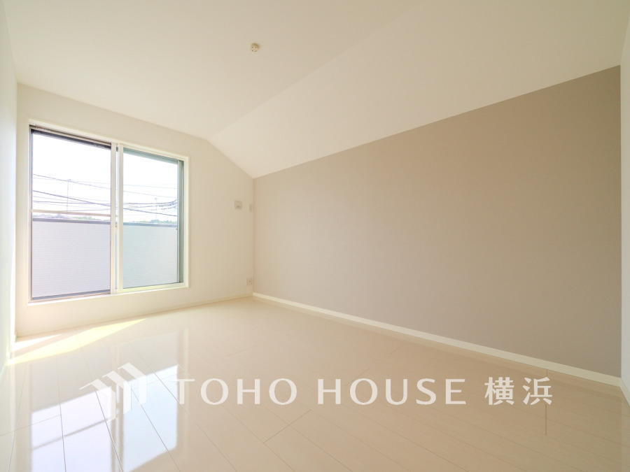 穏やかな寛ぎを届ける上質仕様のゆとりあるお部屋。自分時間を充実させながら心豊かにできるプライベート空間。