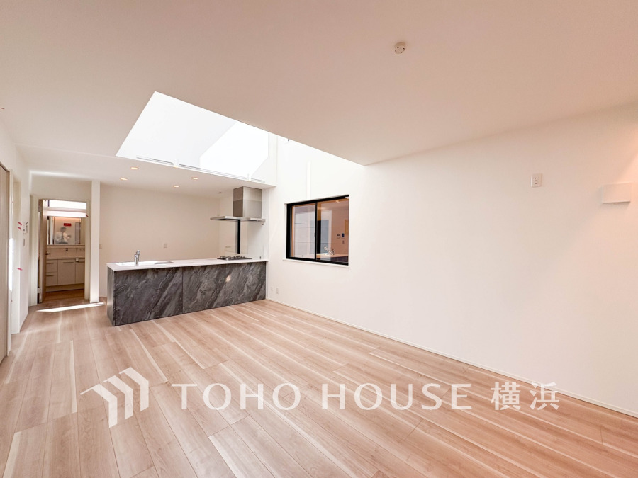 上質な時間を育む暮らしのメインステージ。寛ぎとコミュニケーションを育む居心地のよい場所。家族との時間、自分の時間共に大切にできる空間がここにあります。