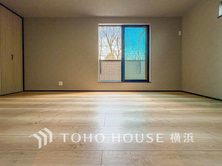 採光もアクセントの一つとして。プライベートルームにはやさしい光が射し込んでいて、この明るい好みの空間で読書をしたり、音楽を聞いたりと一人の時間も充実したものにできます。