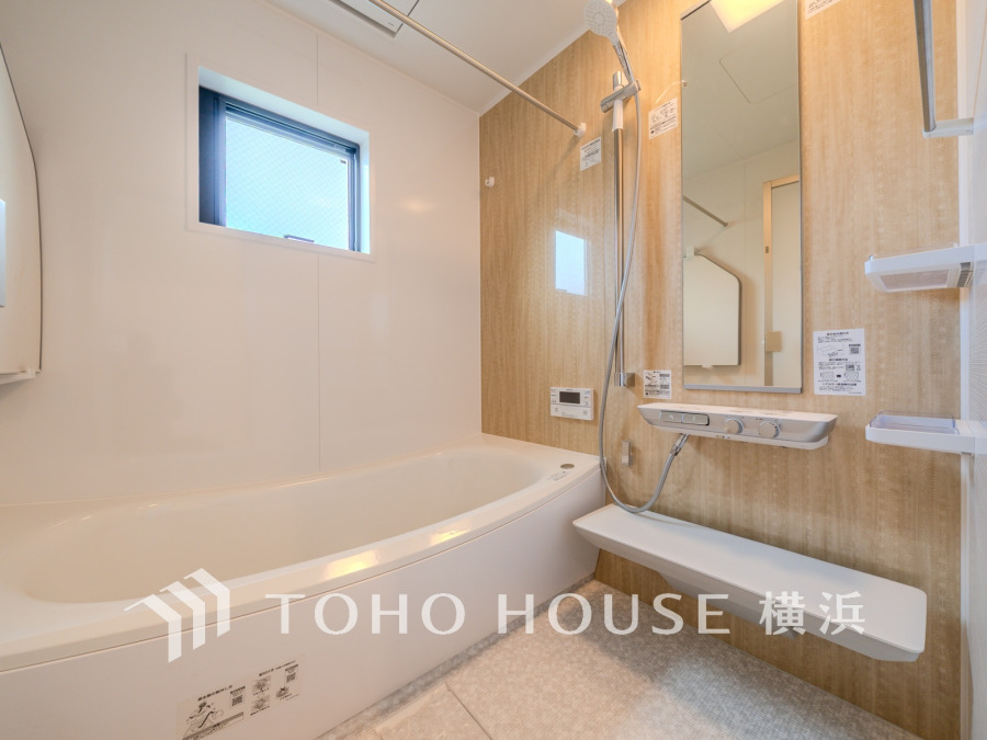 1日の疲れを取り心身を癒すことができる住まいの中のリラクゼーション空間、バスルーム。心からゆったりと寛いでいただけるよう、ゆとりのスペースを確保しています。