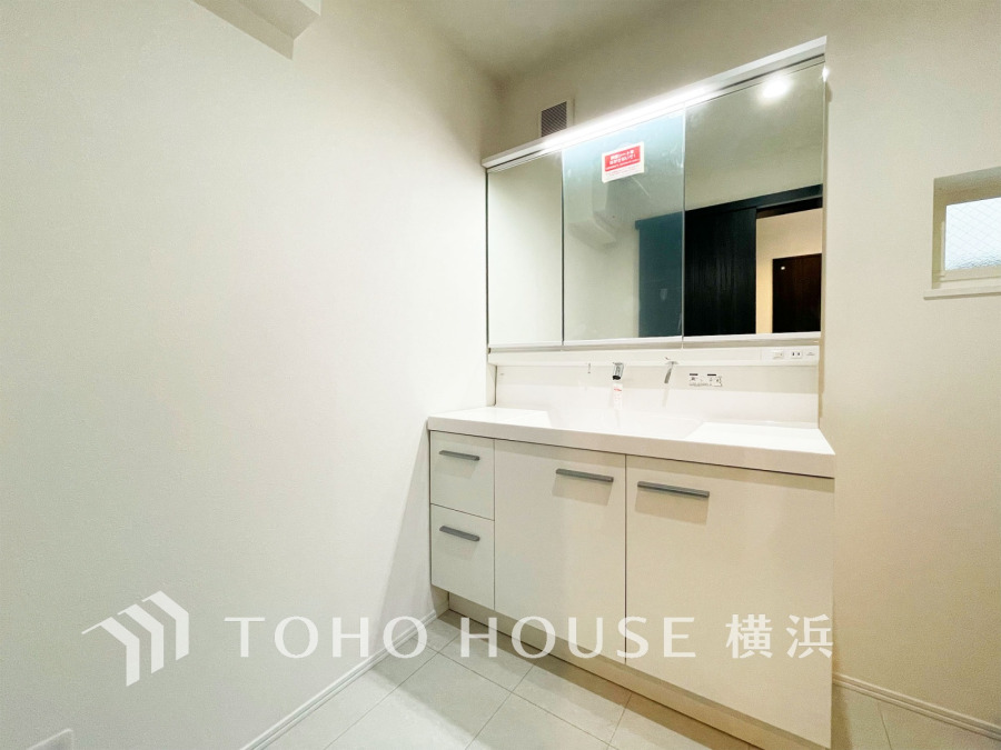 一日の始まりと終わりを心地よく演出してくれる、多彩な機能が備えられたパウダールーム。心地よいリフレッシュ空間です。