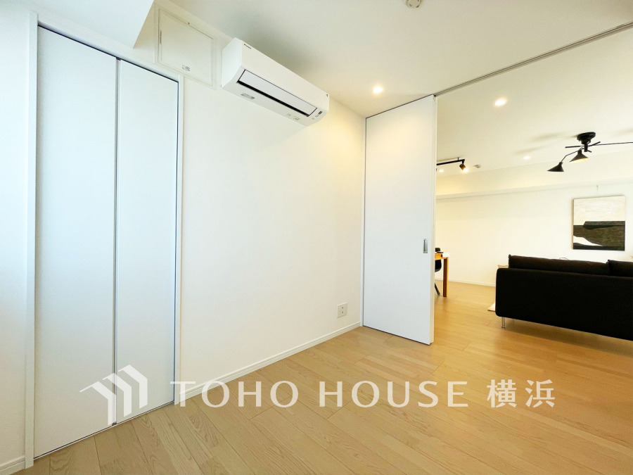 リビングに隣接した洋室は、引き戸を開け放してLDK空間を共有しながら開放的に使うこともできます。
