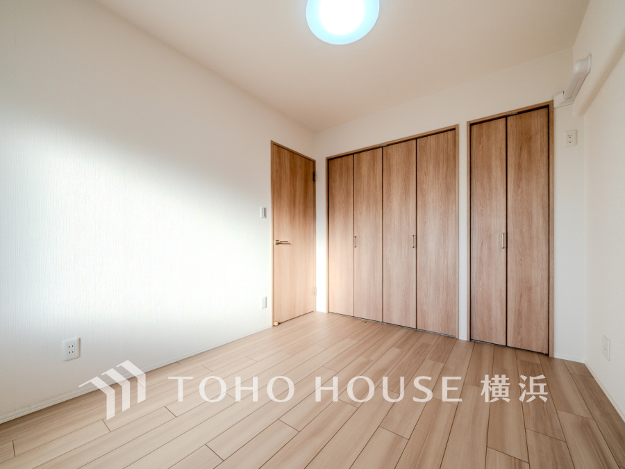 ゆとりと収納を確保した洋室。自分時間を充実させながら心豊かなひとときを過ごすための大切な空間です。
