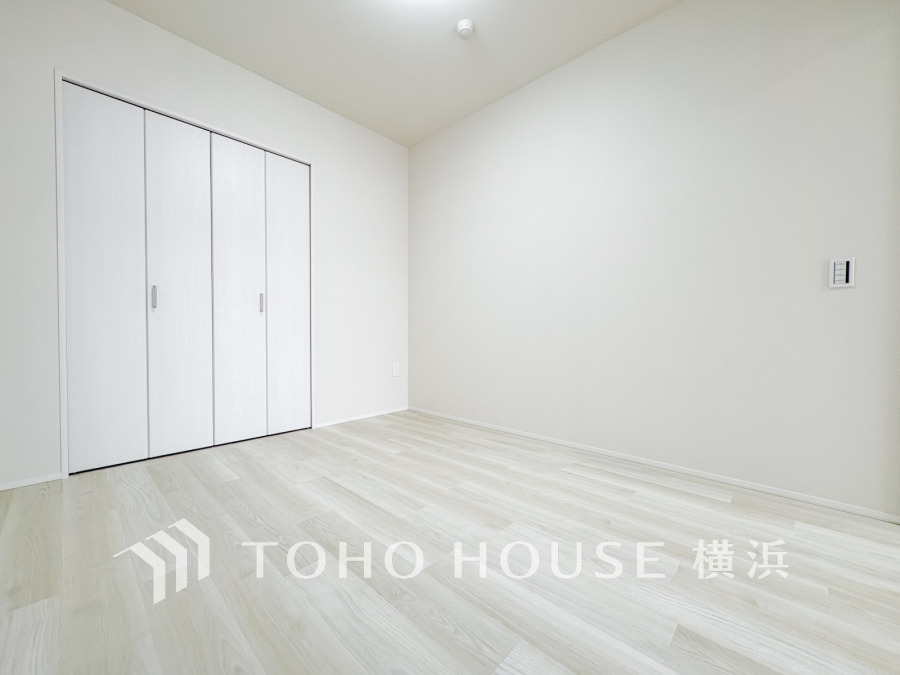 ゆとりと収納を確保した洋室。自分時間を充実させながら心豊かなひとときを過ごすための大切な空間です。
