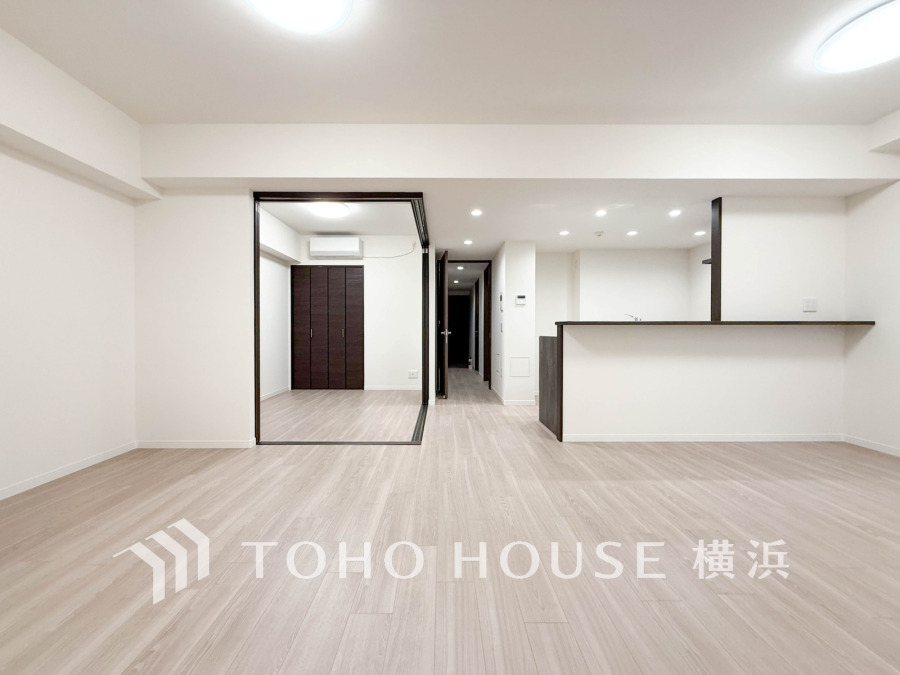 上質な時間を育む暮らしのメインステージ。寛ぎとコミュニケーションを育む居心地のよい場所。家族との時間、自分の時間共に大切にできる空間がここにあります。
