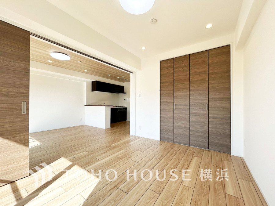 穏やかな寛ぎを届ける上質仕様のゆとりあるお部屋。自分時間を充実させながら心豊かにできるプライベート空間。