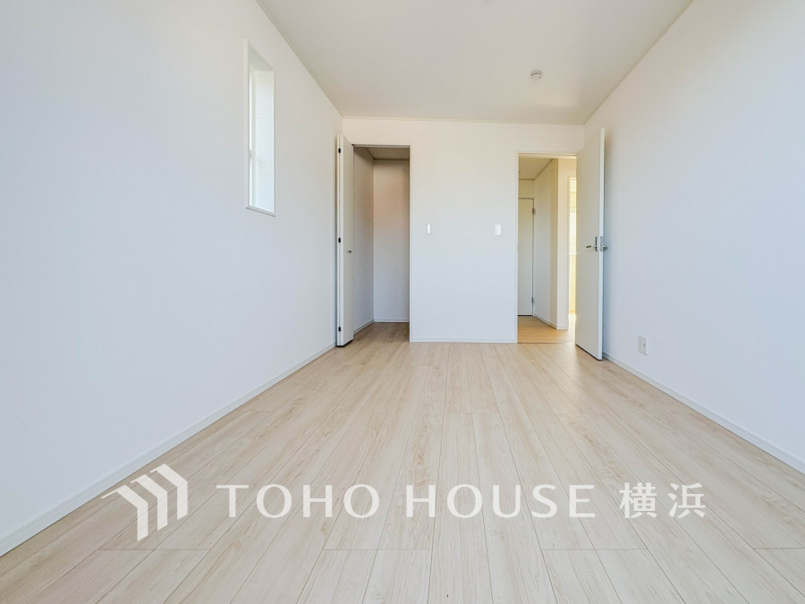 ゆとりと収納を確保した洋室。自分時間を充実させながら心豊かなひとときを過ごすための大切な空間です。
